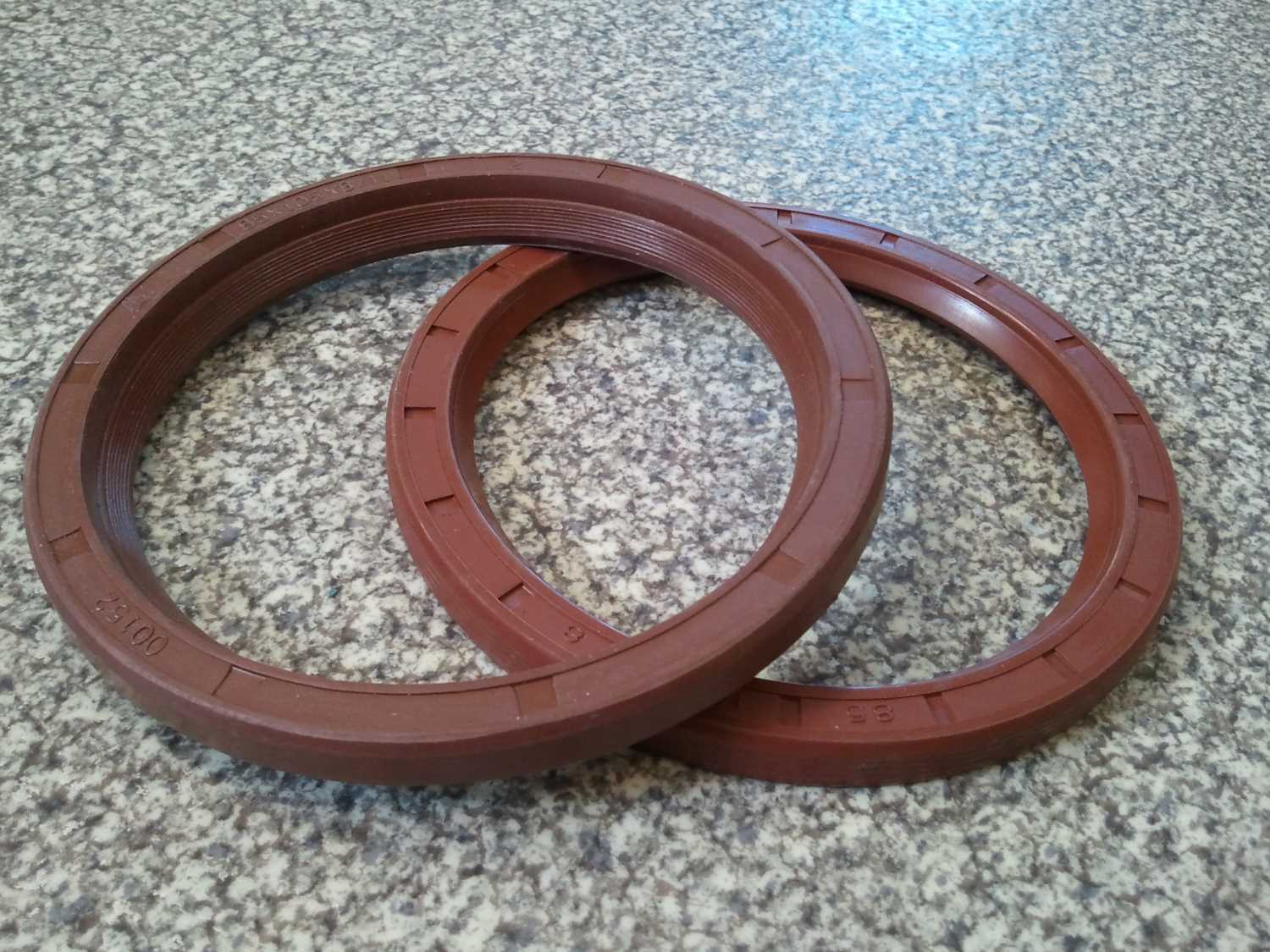 Reducer gear oil seal (inner+external) 85x105x8/8